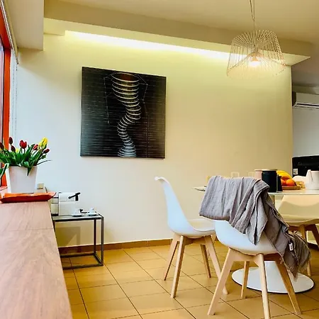 The Hub Apartment *